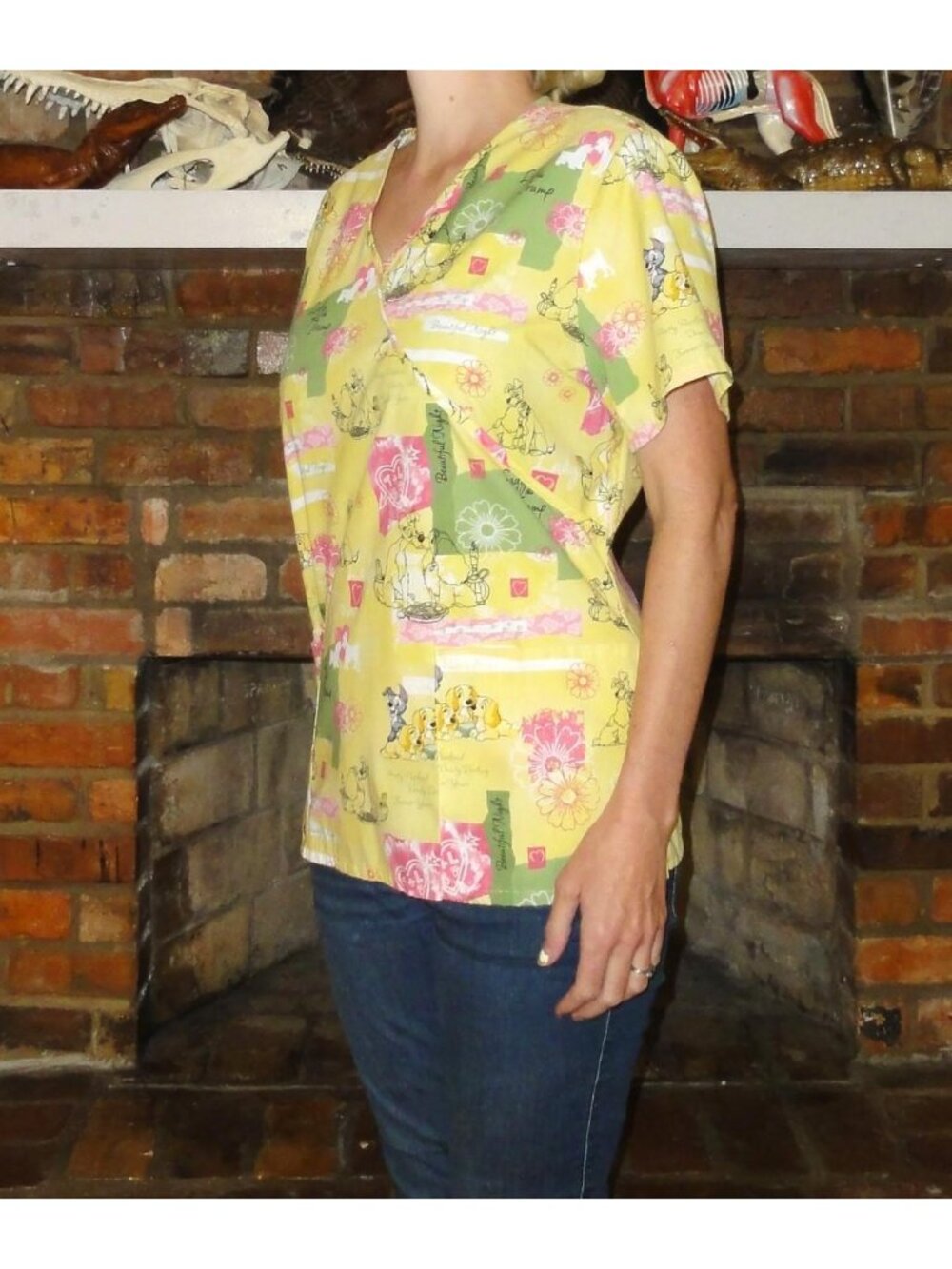 Vintage Disney Lady and the Tramp Yellow Scrub Top L medical scrubs